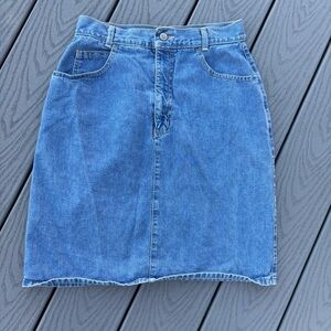 VINTAGE - 1980s Seasons Sport - Blue Denim A-Line Skirt, size 6